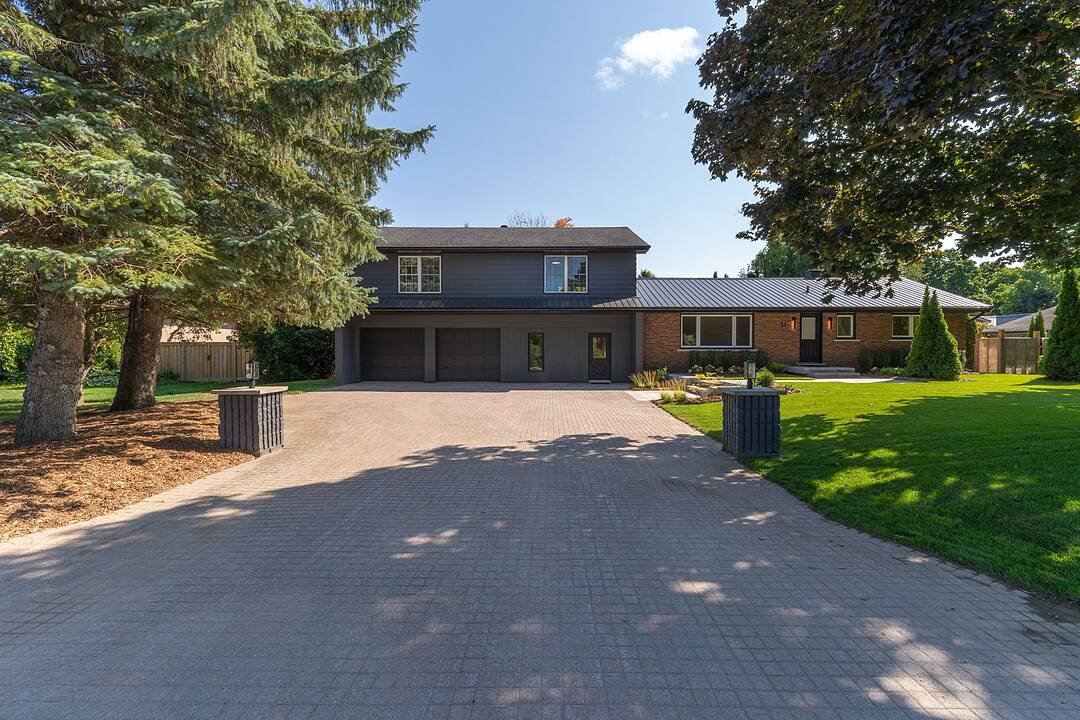31 Elizabeth Street E, Clearview, Ontario