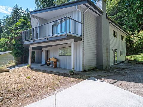 5713 Salmon Drive, Sechelt