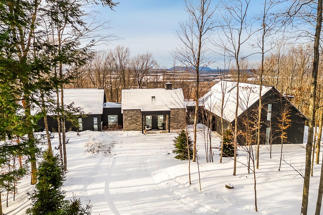 518 Rue Buck, Bromont, Québec
