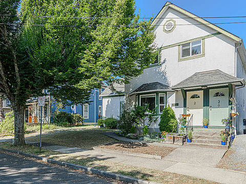 637 Pine Street, Victoria