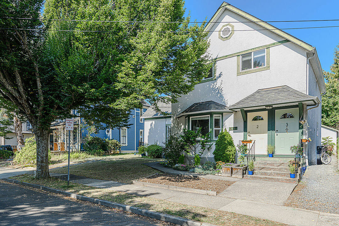 637 Pine Street, Victoria, British Columbia