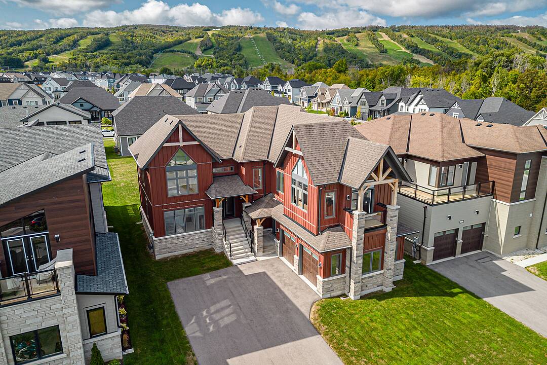 103 Stoneleigh Dr, Blue Mountains, Ontario