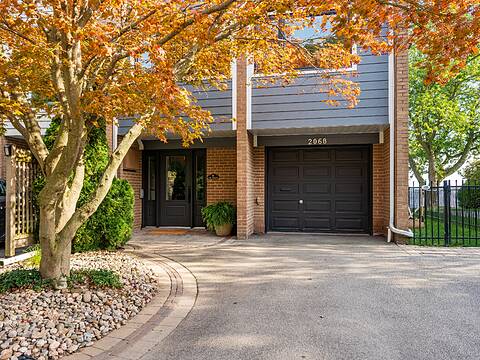 2068 Water's Edge Dr, Oakville