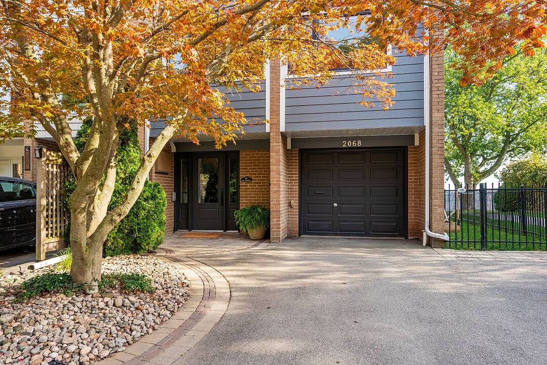 2068 Water's Edge Dr, Oakville, Ontario