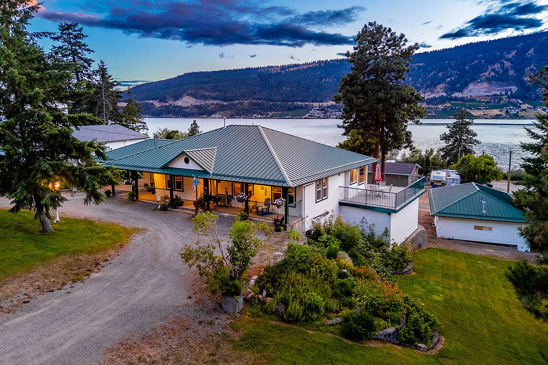 15326 Oyama Road, Lake Country, British Columbia