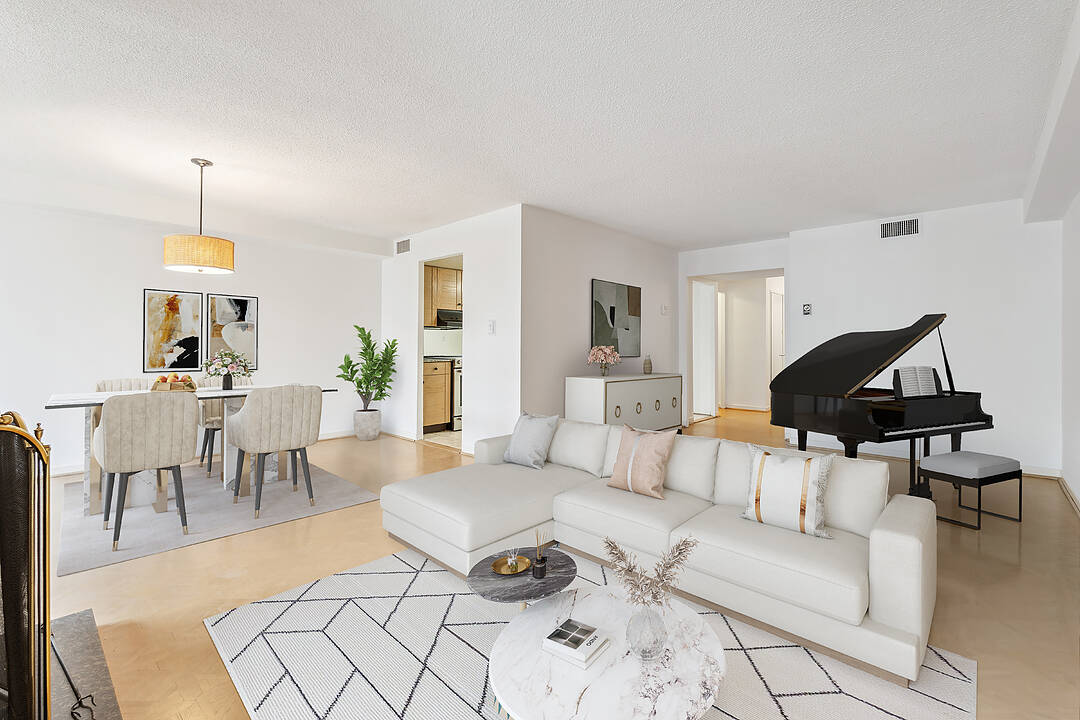 349 St Clair Ave W #301, Toronto, Ontario