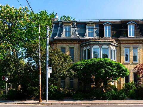 215-217 Carlton St #Unit 2, Toronto