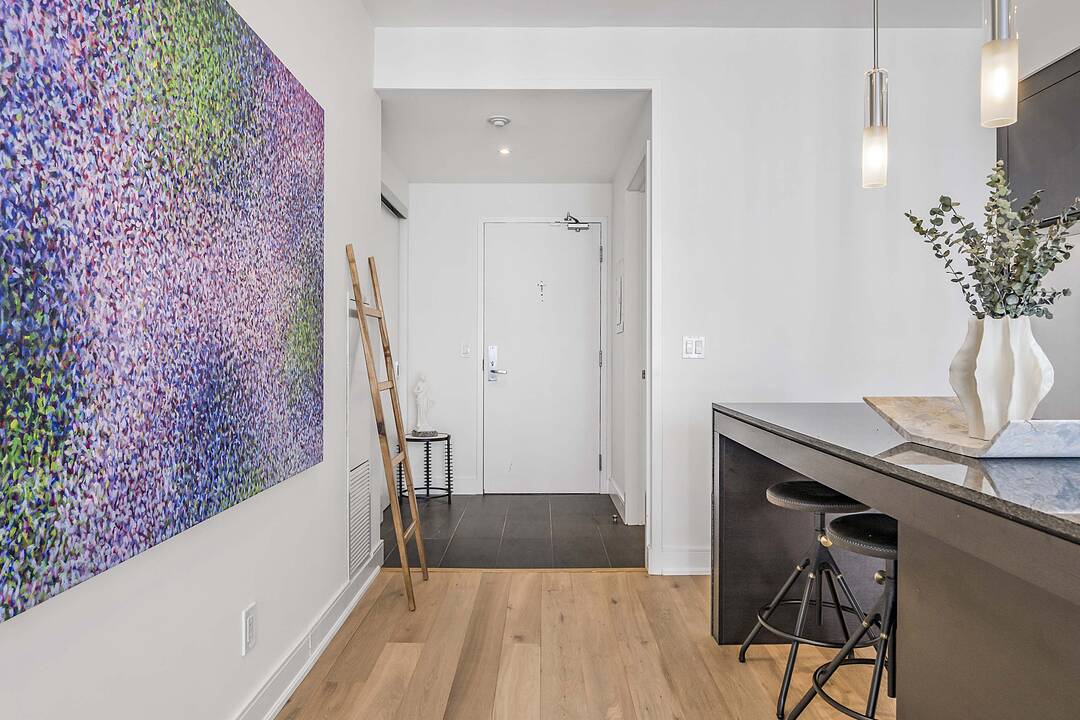 8 Charlotte St #1205, Toronto, Ontario
