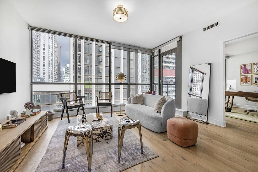 8 Charlotte St #1205, Toronto, Ontario