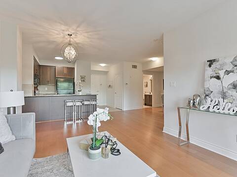 160 Woodbridge Ave #409, Vaughan