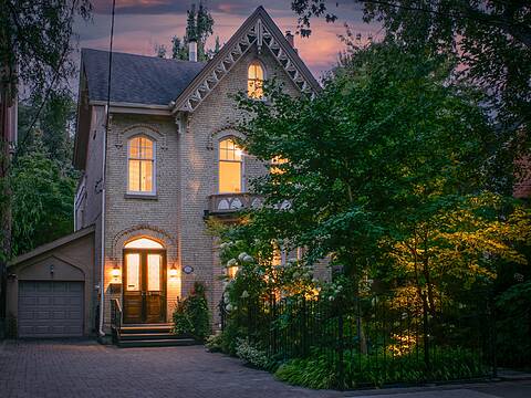 295 Carlton St, Toronto