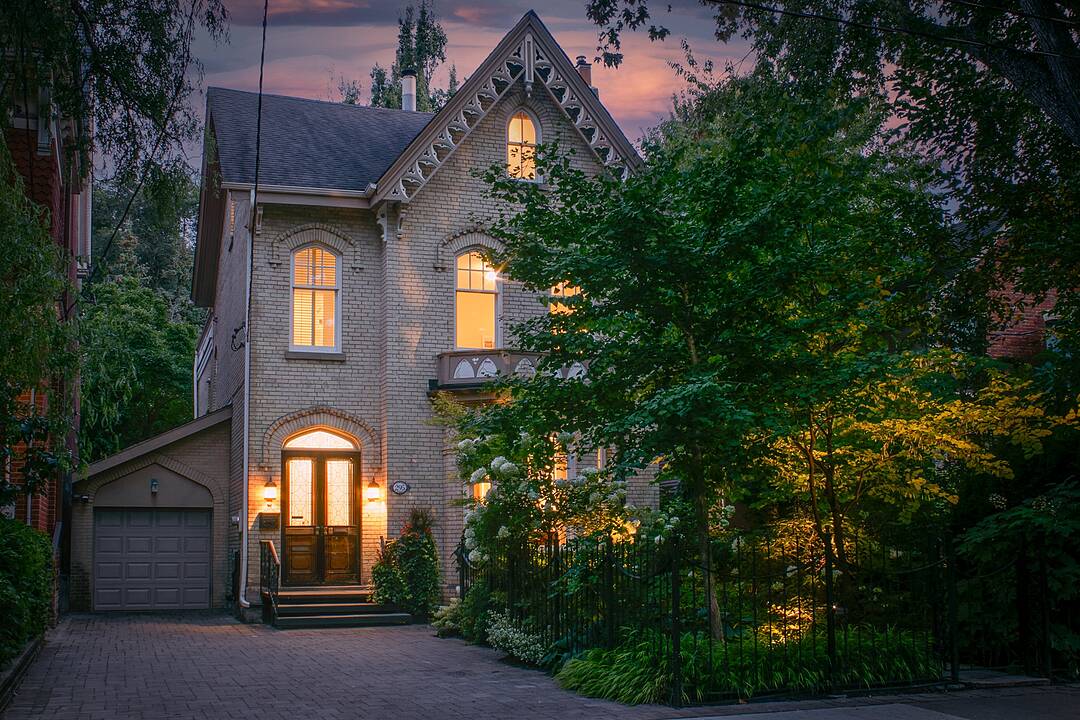 295 Carlton St, Toronto, Ontario