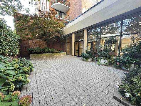 47 St Clair Ave W #705, Toronto