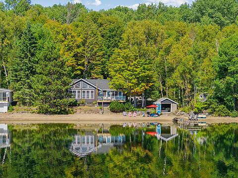 30 Tara Crt, Maple Leaf