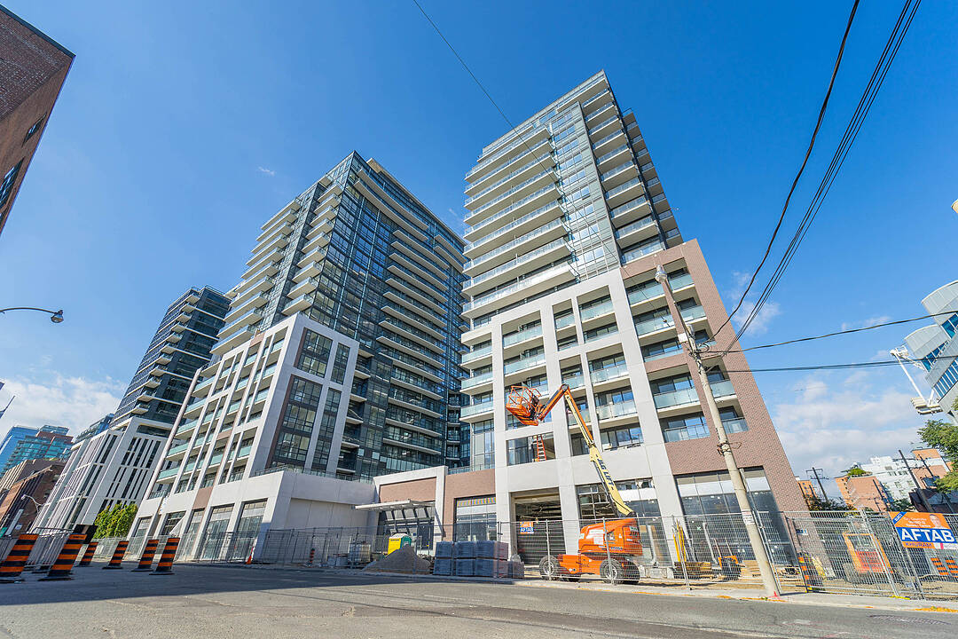 460 Adelaide St E #810, Toronto, Ontario