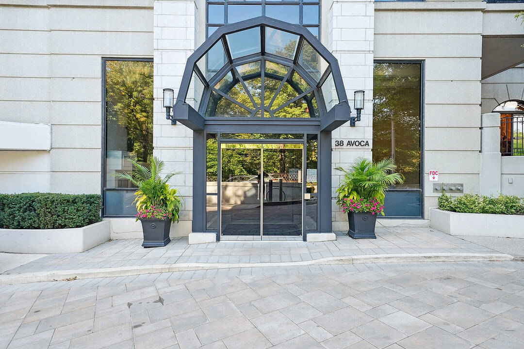 38 Avoca Ave #LPH08, Toronto, Ontario