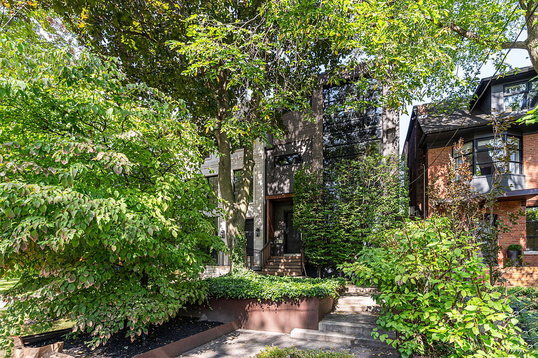 76 Roxborough St W, Toronto, Ontario