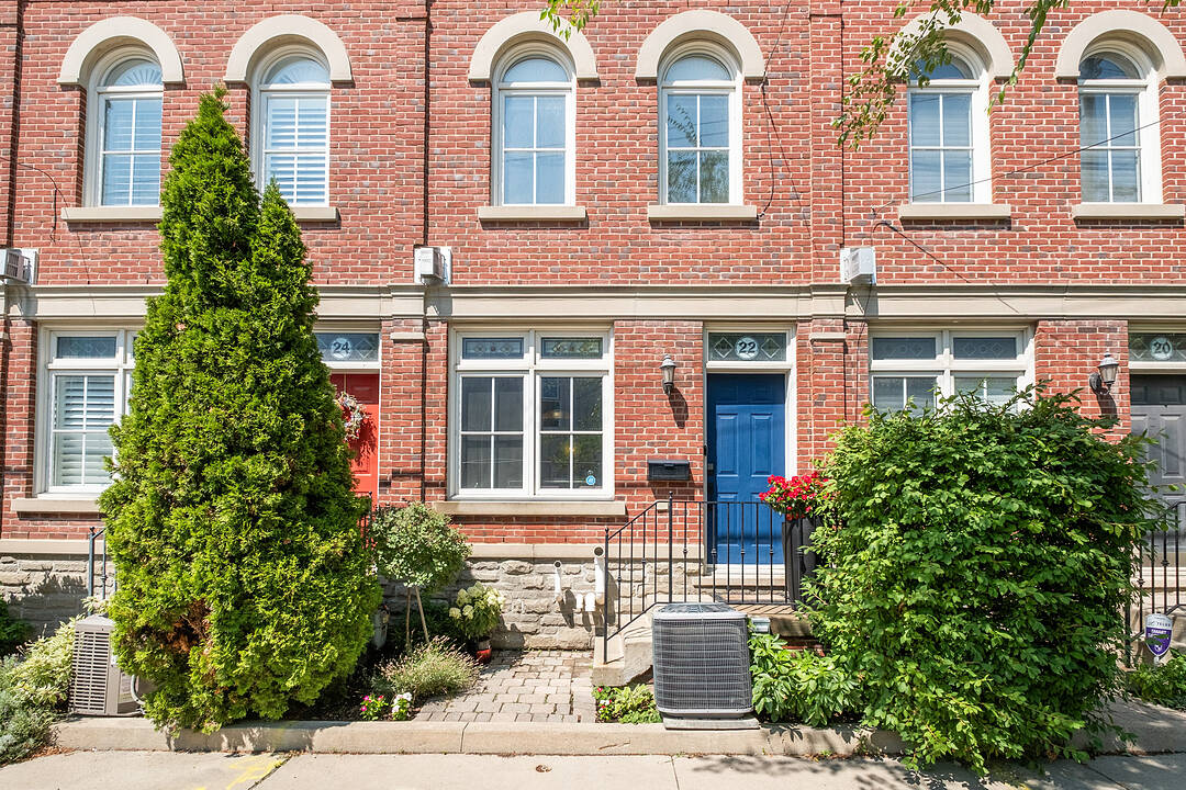 22 St. Raymond Hts, Toronto, Ontario