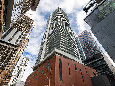 21 Widmer St #3811, Toronto