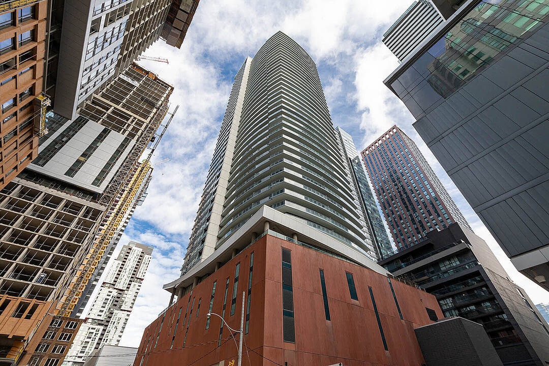 21 Widmer St #3811, Toronto, Ontario