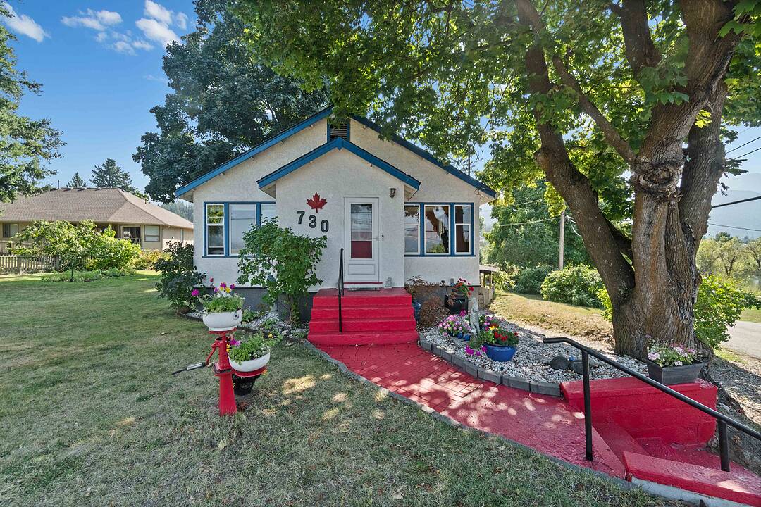 730 9 Avenue NE, Salmon Arm, British Columbia