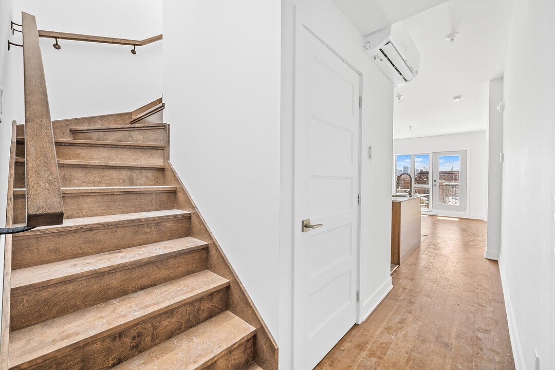 2402 Rue Florian, Apt. 401, Ville-Marie, Québec