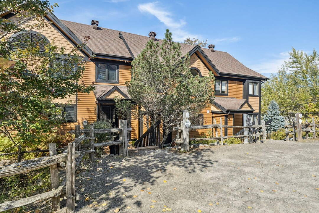 168 Ch. de la Forêt, Apt. 205, Mont-Tremblant, Québec