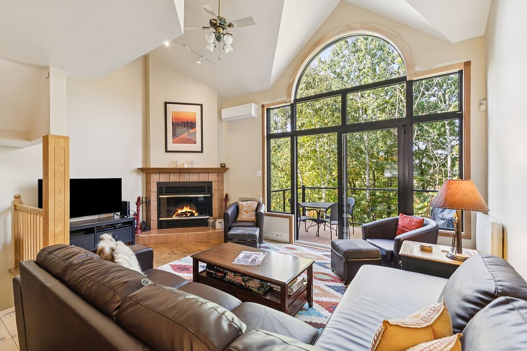 168 Ch. de la Forêt, Apt. 205, Mont-Tremblant, Quebec