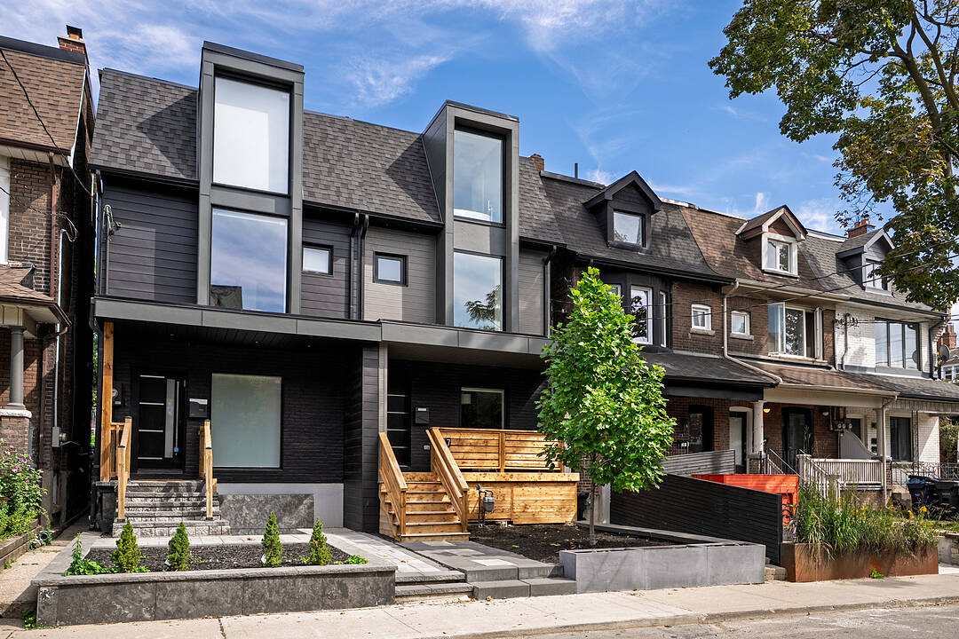 7 Beatrice St, Toronto, Ontario