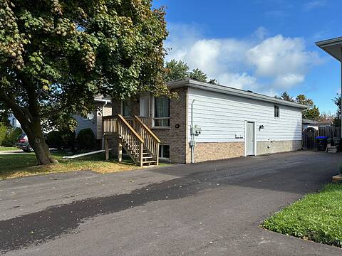 55 Courtice Crescent #2, Collingwood