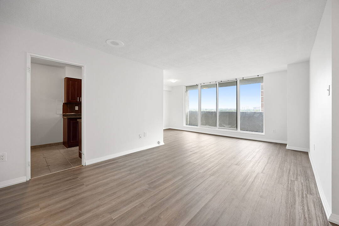 100 Prudential Dr #911, Toronto, Ontario