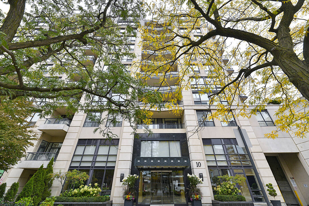 10 Delisle Ave #327, Toronto, Ontario
