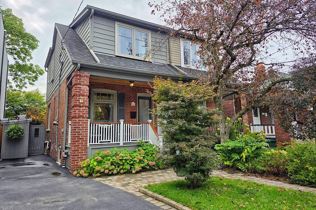241 Springdale Blvd, Toronto, Ontario
