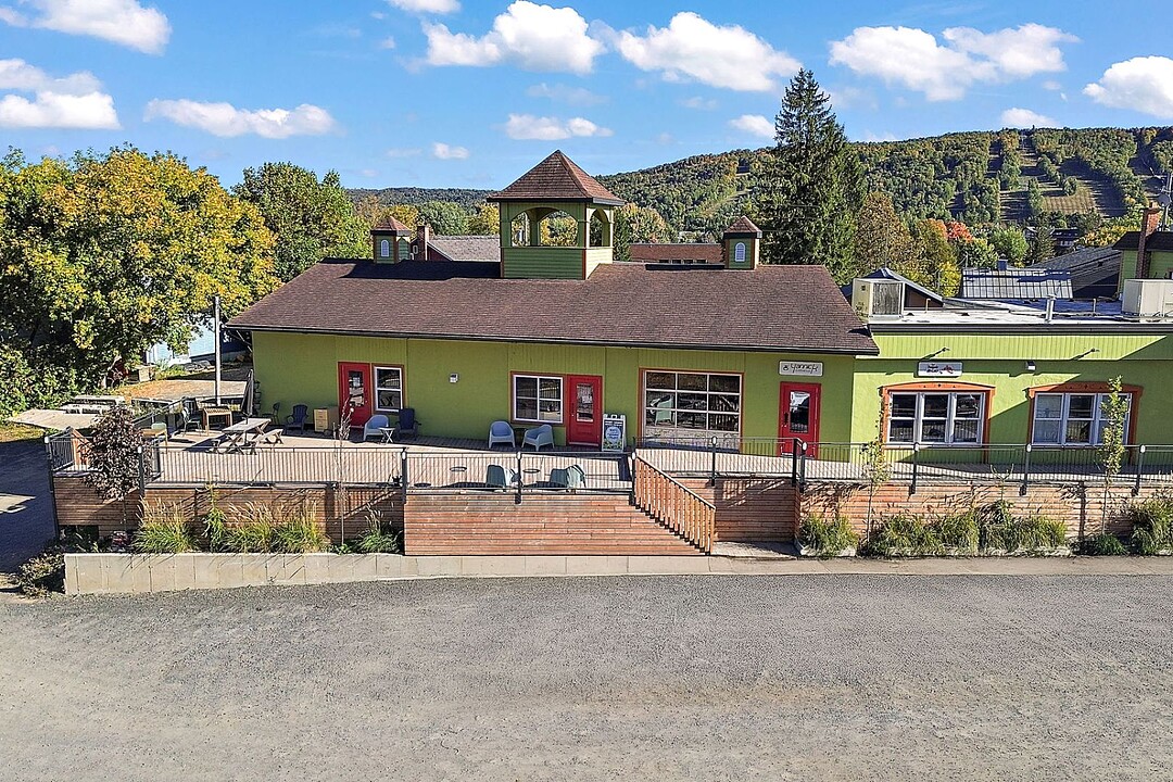 5-9 Av. de l'Église, Apt. #1, Saint-Sauveur, Quebec, Québec