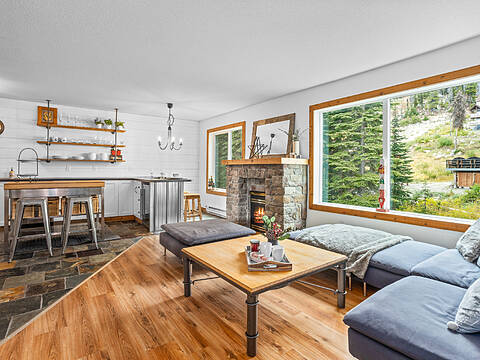 437F-40 Kettle View Road, Big White