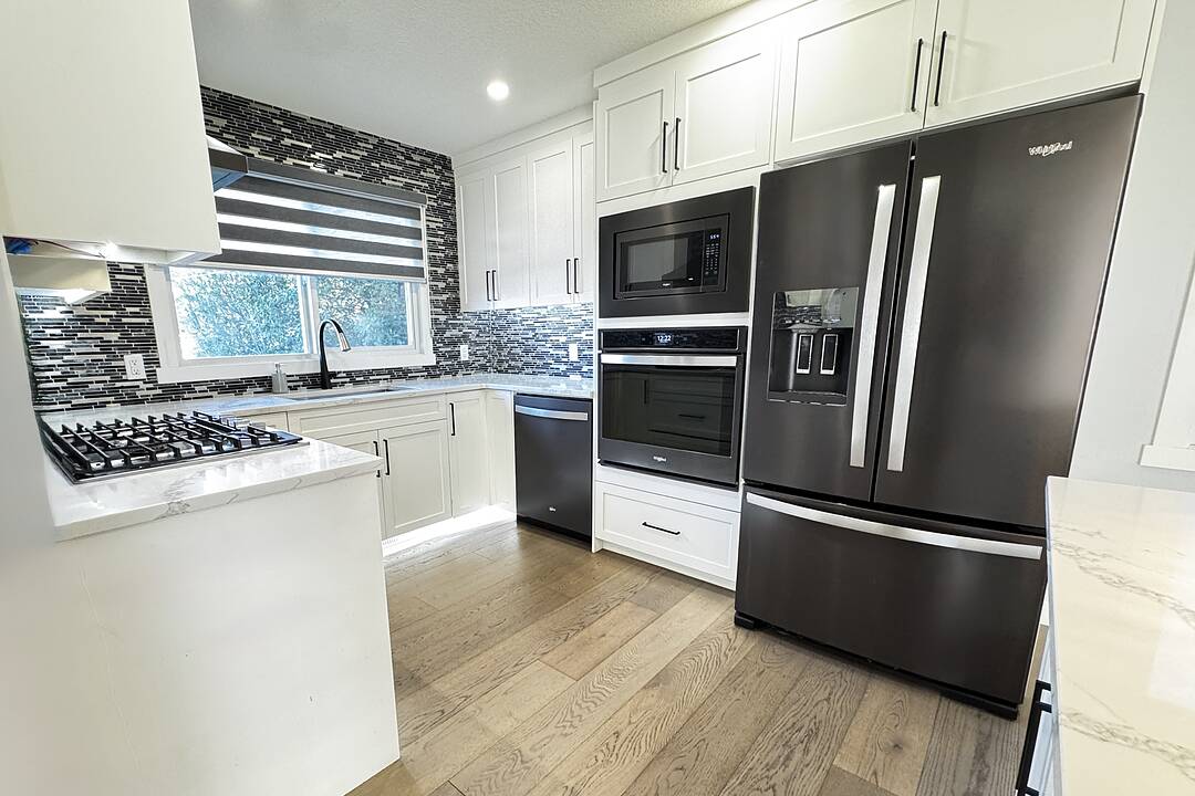 10304 Elbow Drive SW, Calgary, Alberta