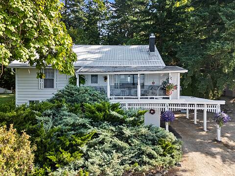 1430 Lakeshore Road NE, Salmon Arm