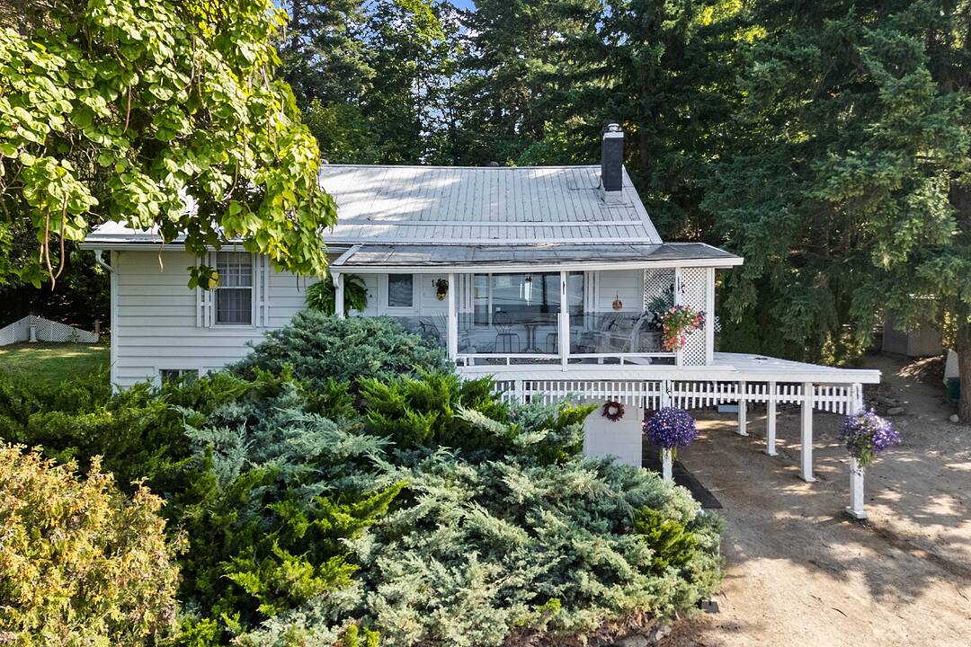 1430 Lakeshore Road NE, Salmon Arm, British Columbia