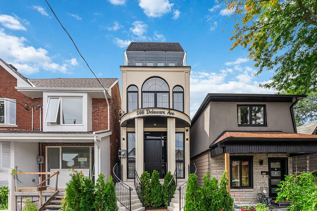 566 Delaware Ave N, Toronto, Ontario