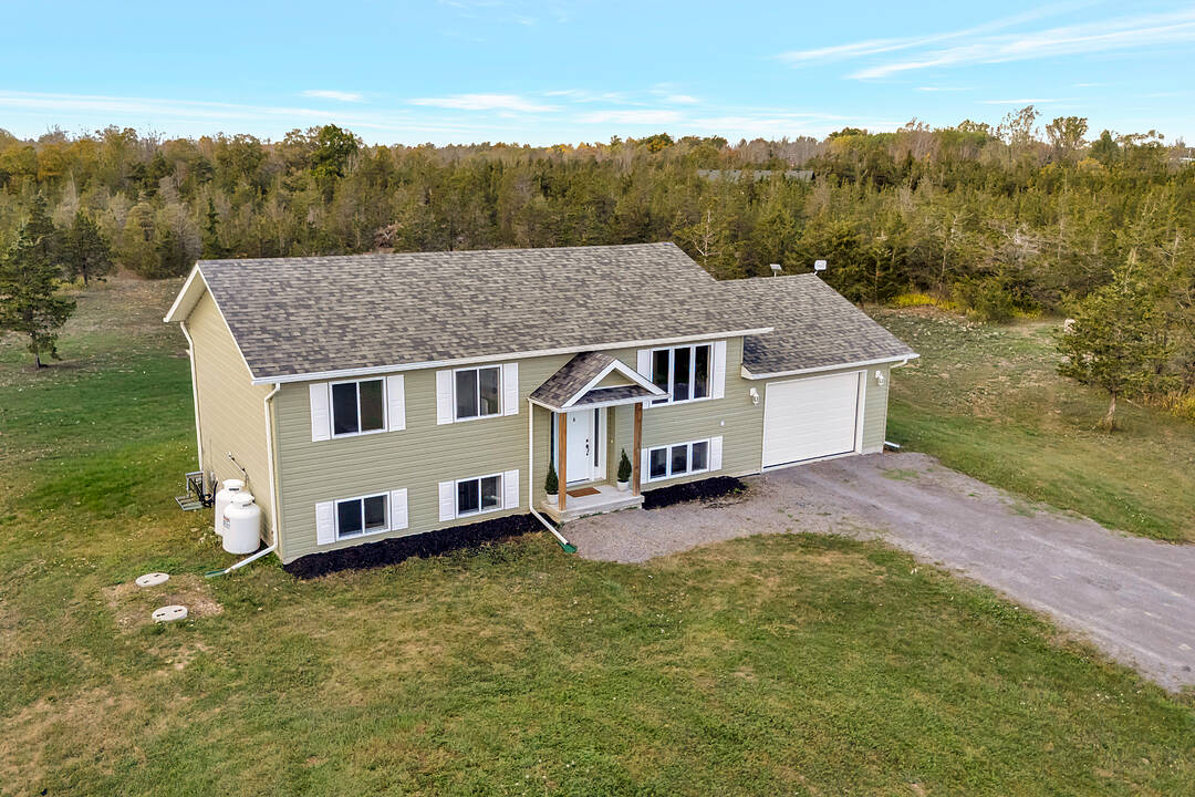 158 Old Milford Rd, Prince Edward County, Ontario
