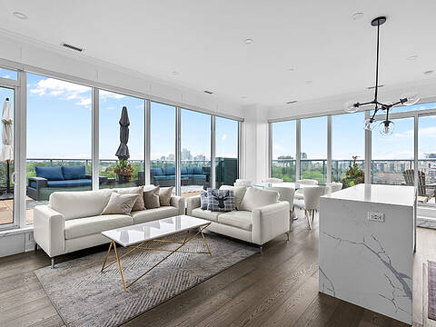 6 Parkwood Ave #901, Toronto