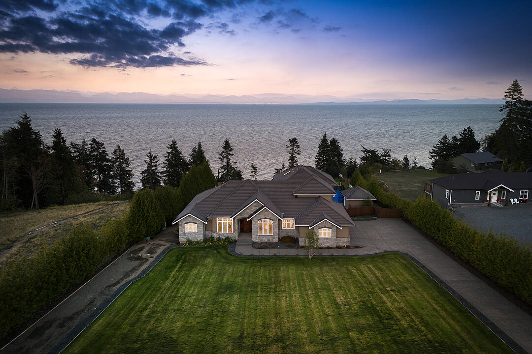 6480 Eagles Drive, Courtenay, British Columbia