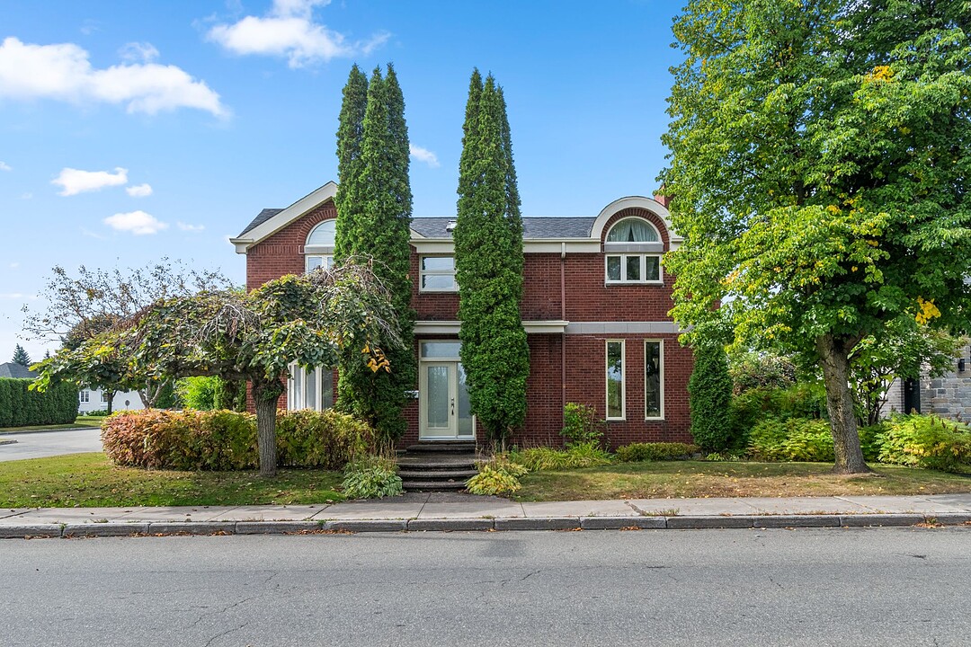 7445 Rue Thérèse-Casgrain, Les Rivières, Québec
