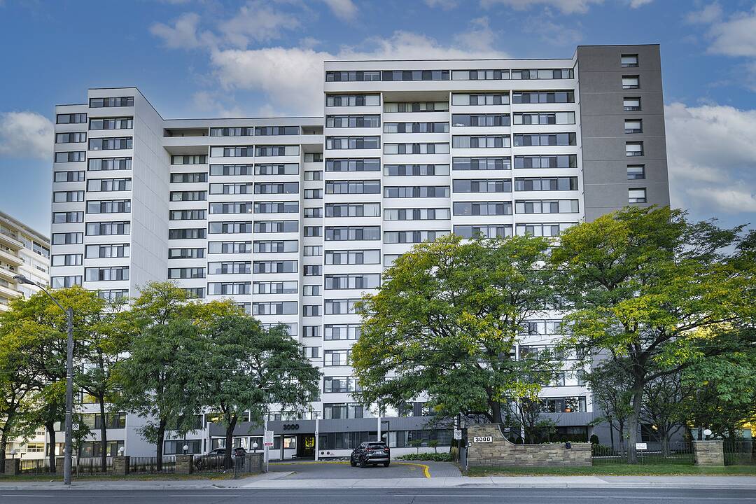 3000 Bathurst St E #1205, Toronto, Ontario