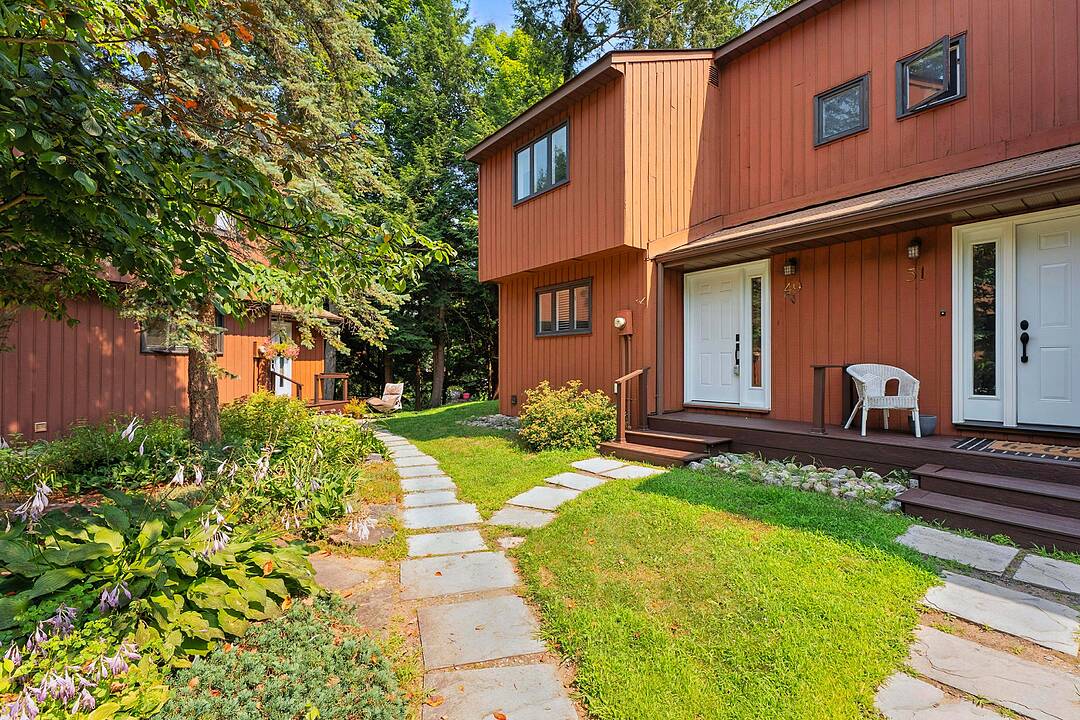 49 Southbank Dr #10, Bracebridge, Ontario