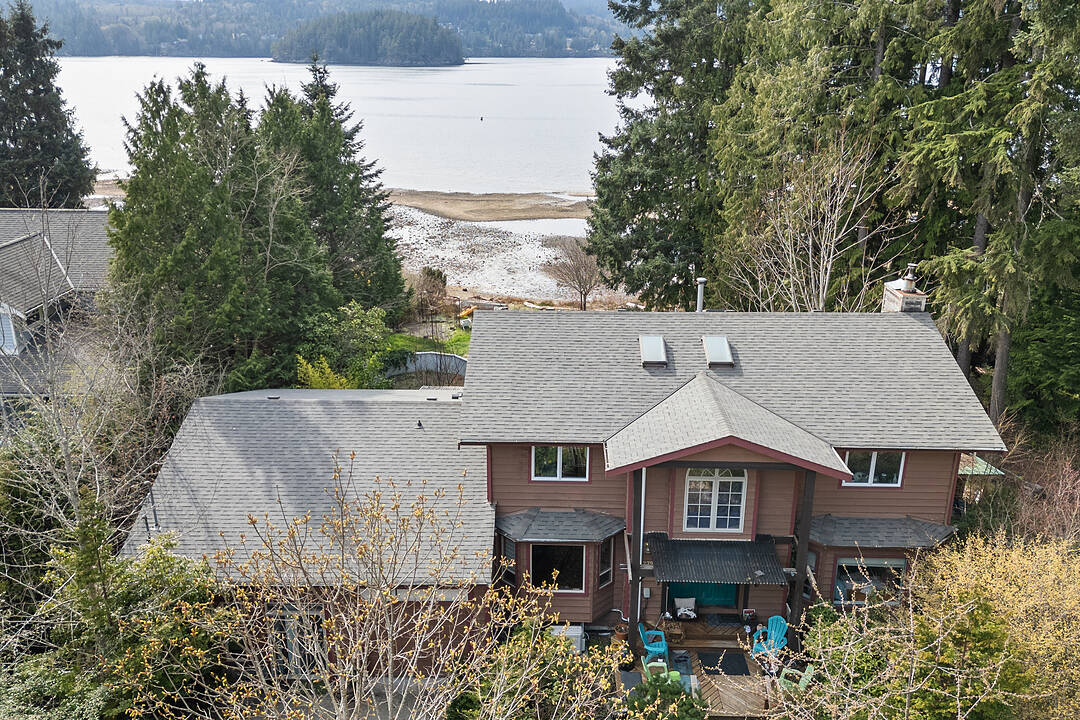 6283 Sechelt Inlet Road, Sechelt, British Columbia