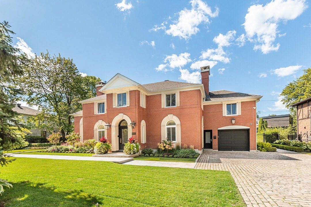 555 Boul. Laird, Mont-Royal, Quebec, Québec