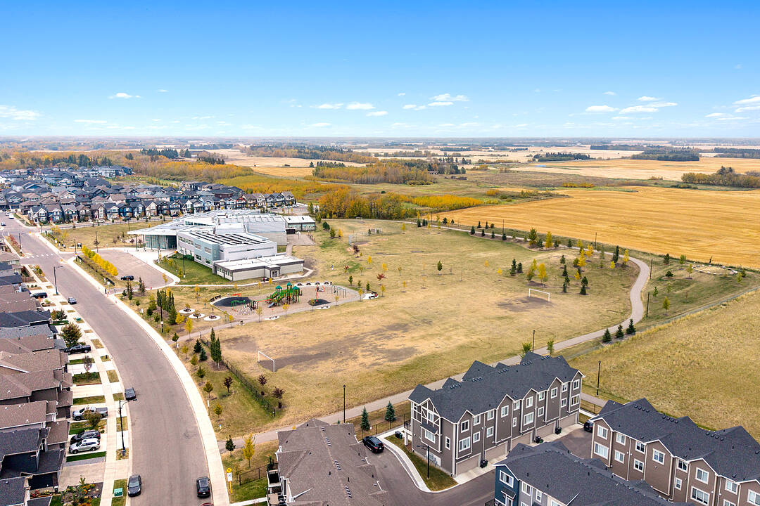 2072 Wonnacott Way #95, Edmonton, Alberta