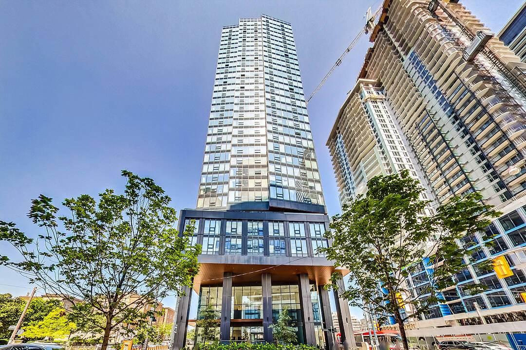 19 Western Battery Rd #1907, Toronto, Ontario