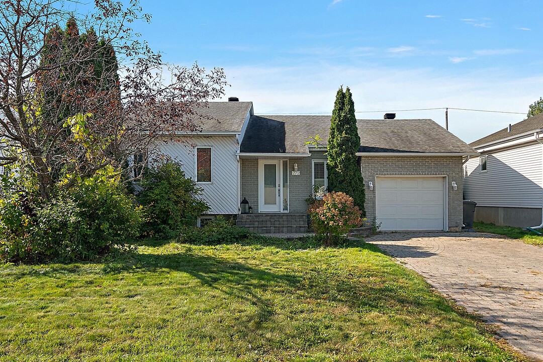 272 Rue Newton, Repentigny, Québec